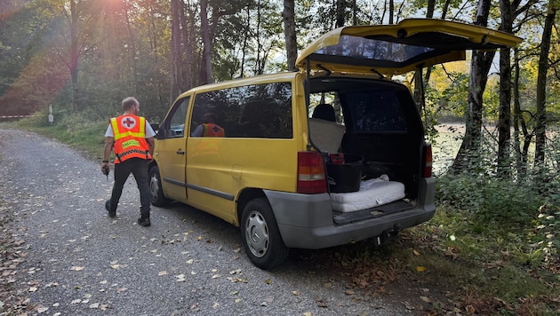 Eine Spaziergängerin hatte das Auto des Mannes entdeckt. Daraufhin wurde nach ihm gesucht.