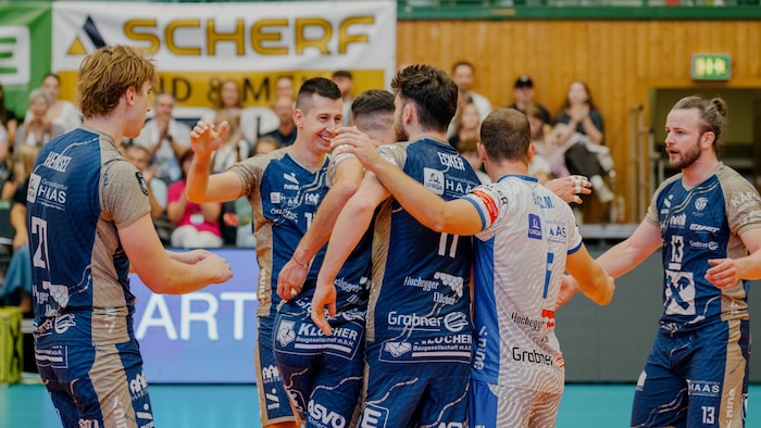 Die Hartberger um Kapitän Max Thaller (re.) verkauften sich gegen Top-Team Verona teuer.