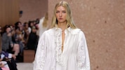 Gwyneth Paltrows Tochter Apple Martin feierte bei der Show von Chloé in Paris ihr großes Debüt ...