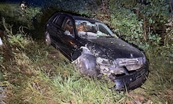 Das Auto des Deutschen ist ein Totalschaden. 