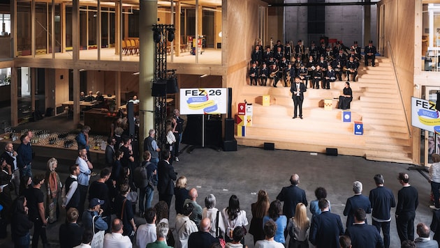 Eröffnung des Festivals und der neuen Halle.
