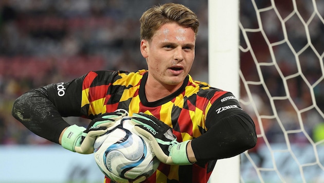 Jonas Urbig gab am Donnerstag sein Debüt für Deutschlands Nationalmannschaft.