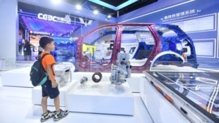 Die Zukunft dieses Jungen ist die schöne neue High-Tech-Welt in China.