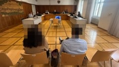 Zwei Landesbedienstete sitzen am Landesgericht Klagenfurt auf der Anklagebank. Es gilt die ...