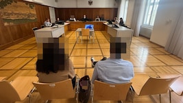 Zwei Landesbedienstete sitzen am Landesgericht Klagenfurt auf der Anklagebank. Es gilt die ...