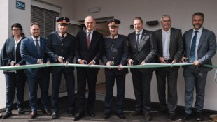 Offizielle Eröffnung der neuen PI in Trieben mit Minister Karner (Mitte)