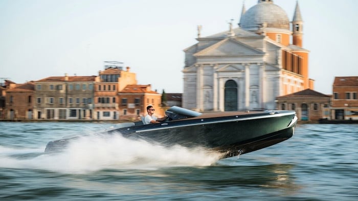 Frauscher x Porsche Spectre in Venedig. Stefan Frauscher ist verheiratet mit Daniela und Vater ...