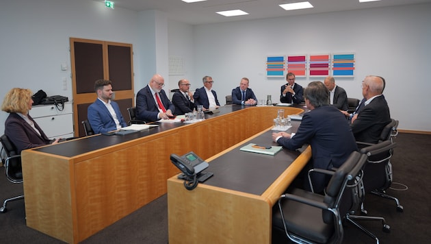 Landeshauptmann Markus Wallner, Statthalter Christof Bitschi und Landesrat Marco Tittler bei der ...