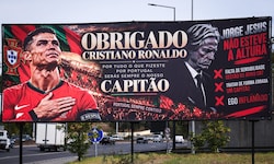 Eines der Plakate pro Cristiano Ronaldo und contra Jorge Jesus