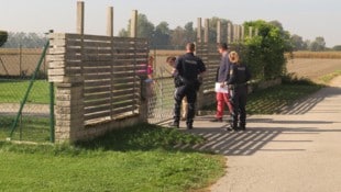 Markus Schütz Gleich nach dem tödlichen Hundeangriff schaltete sich Ortschef Martin Gaisberger (direkt am ...