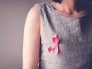 Die rosa Schleife zeigt Solidarität mit Brustkrebs-Patientinnen wie mir.