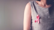 Die rosa Schleife zeigt Solidarität mit Brustkrebs-Patientinnen wie mir.