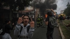 Diese Jugendlichen zeigen, was sie von der französischen Bildungspolitik halten.