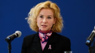 Frauen- und Wissenschaftsministerin Holzleitner steht nicht zur Verfügung