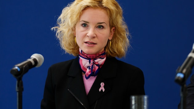 Minister of Women’s Affairs and Science Holzleitner is not available