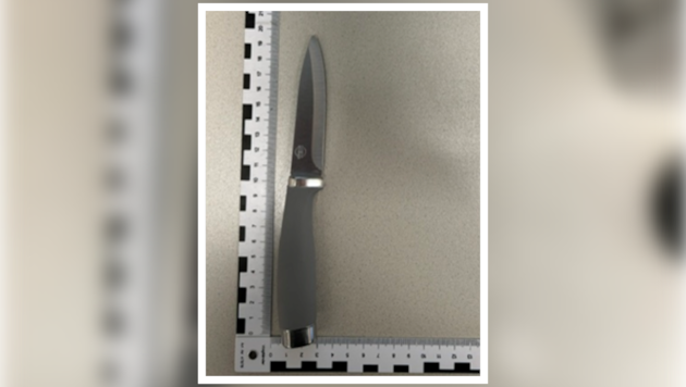 Bei der Frau wurde ein Küchenmesser gefunden.