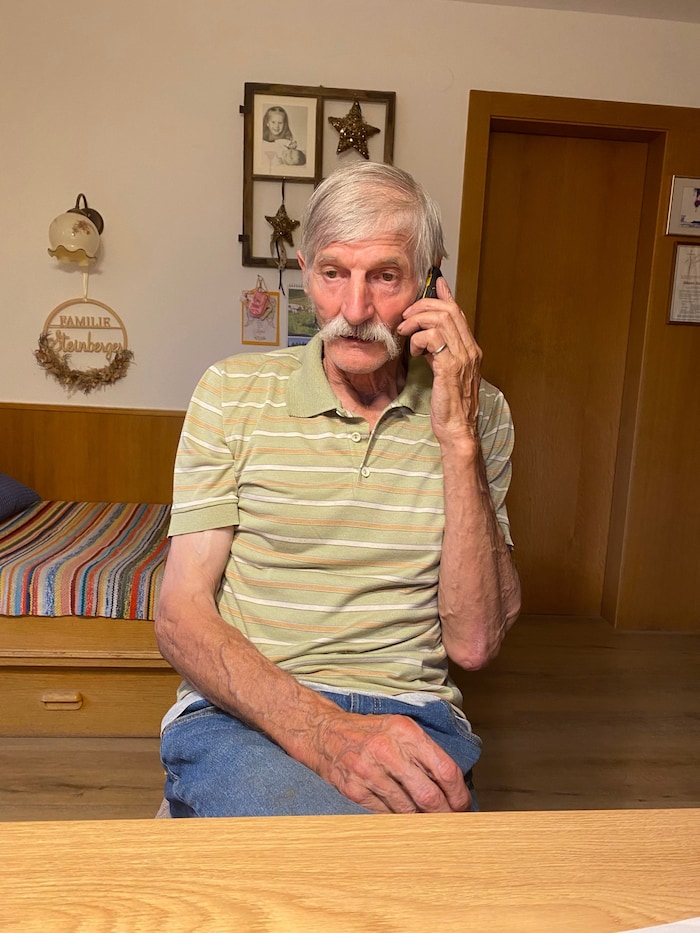 Bis zu 30 Anrufe erhält er täglich.