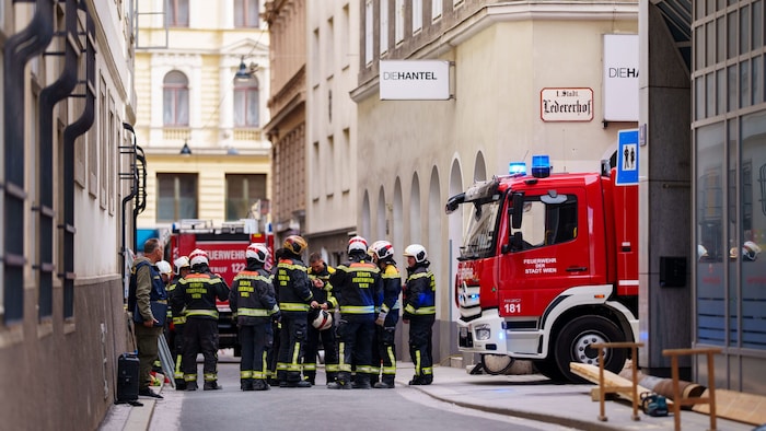 Tagelang stand die Feuerwehr im Einsatz und suchte in den Trümmern nach Überlebenden.