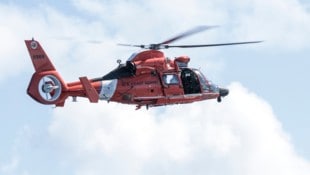 Der Hubschrauber stürzte am Mittwochabend ins Meer (Symbolbild).