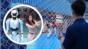 In China hat der erste Vergnügungspark eröffnet, in dem 300 humanoide Roboter arbeiten. 