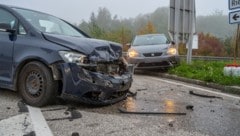 Beide Autos wurden schwer beschädigt.