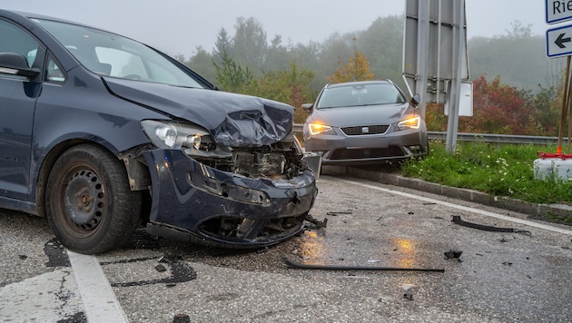 Beide Autos wurden schwer beschädigt.