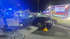 Das Auto wurde bei dem Unfall völlig zerstört.