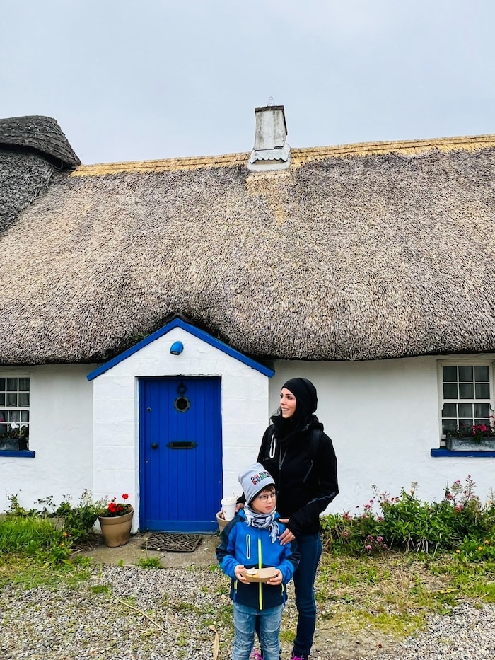 Stefanie Tuider erkundet mit Sohn Ben gerne Irland.