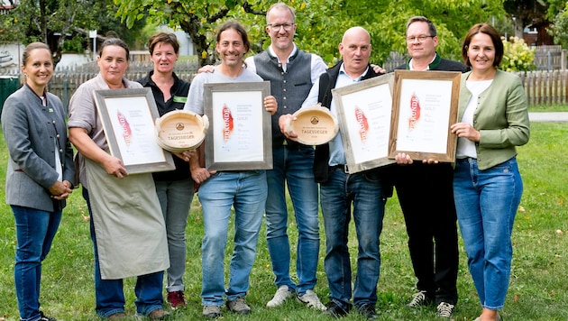 So sehen Gewinner aus, Landesrat Christian Gantner (Mitte) gratulierte herzlich.