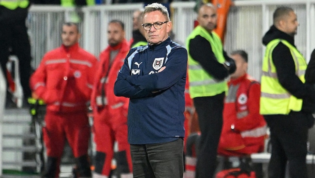 Die Platzverhältnisse waren für Teamchef Ralf Rangnick nicht zufriedenstellend.
