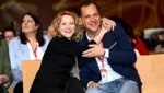 Eva-Maria Holzleitner (Mi.) und Philip Kucher (r.) übernehmen die SPÖ-Führung.