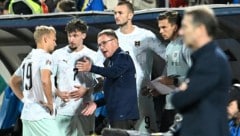 Das ÖFB-Team hatte auch nach dem Match mit dem Rasen zu hadern. 