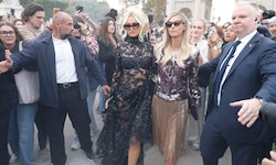 Paris Hilton und Schwester Nicky Hilton Rothschild sorgten in Paris vor der Schau von Elie Saab ...