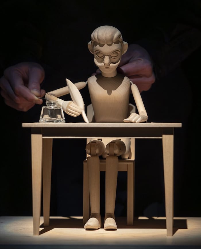 Auch der slowenische Nationaldichter Ivan Cankar schaut beim Puppentheaterfestival vorbei. 