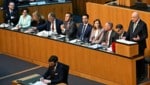 Der angekündigte Teil-Rückzug von Vizekanzler Andreas Babler stellt nicht nur seine eigene ...
