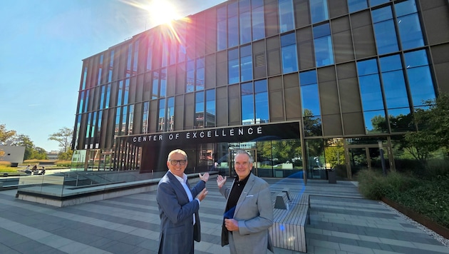 Führten stolz durch das Center of Excellence: WKO-Präsident Josef Herk und Institutsleiter Heinz ...