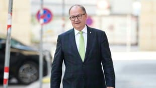Oberösterreichs SPÖ-Vorsitzender Martin Winkler war am Sonntag in Wien an vorderster Front ...