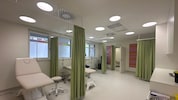 Ein großer Empfangsbereich, mehrere Behandlungsräume, Therapiezimmer und Infusionsstationen ...