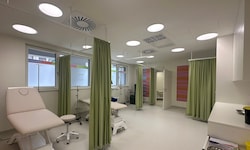 Ein großer Empfangsbereich, mehrere Behandlungsräume, Therapiezimmer und Infusionsstationen ...