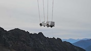 Spektakel am Himmel: Ein Geländewagen flog über Kärntens Berge. 