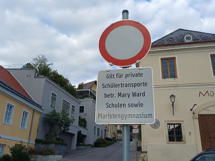 Bereits in der Vergangenheit gab es Maßnahmen vor Schulen, wie das im Jahr 2022 verordnete ...