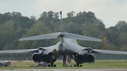 Unter anderem waren B-1-Bomber auf dem Luftwaffenstützpunkt stationiert.
