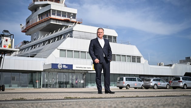 Jörg Ebbighausen ist neuer Chef des Linzer Flughafens mit seinen insgesamt rund 150 ...