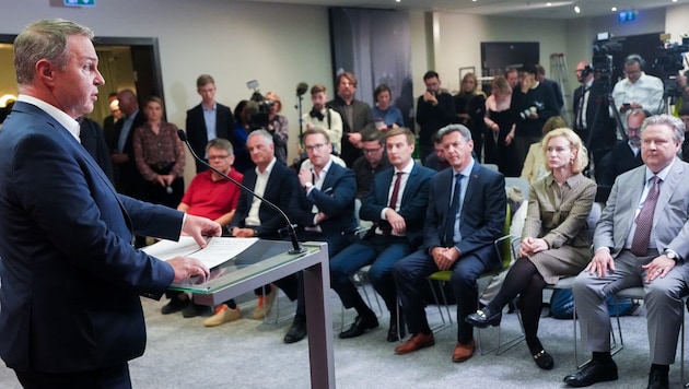 Bilder sagen mehr als 1000 Worte: ratlose Gesichter nach dem SPÖ-Krisengipfel.