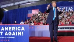 Nach Kritik an steuerfinanzierter Wahlwerbung hat US-Präsident Donald Trump angekündigt, ...