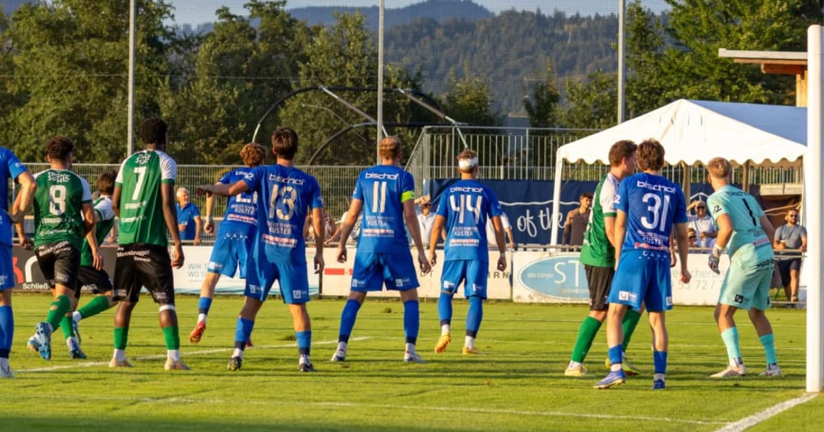 Piros lap egy néző miatt és helyi rangadó a Dornbirner SV meccsén