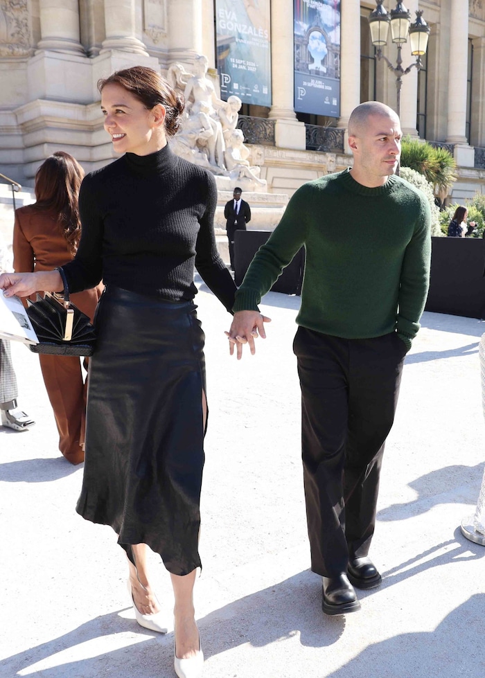 Hand in Hand in der Stadt der Liebe: Katie Holmes und ihr Freund Jason Bard Yarmosky.