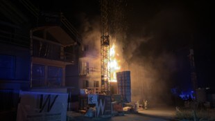 Mehrere Feuerwehren rückten aus, um das Feuer zu löschen.