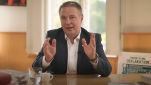 Andreas Babler ruft in einem Video die SPÖ-Mitglieder zur Einigkeit auf und verweist auf die ...