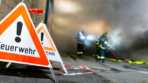 Dichter Rauch vernebelte den Einsatzkräften die Sicht.